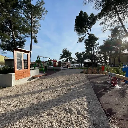 App Rebecca - Private Pool Brtonigla