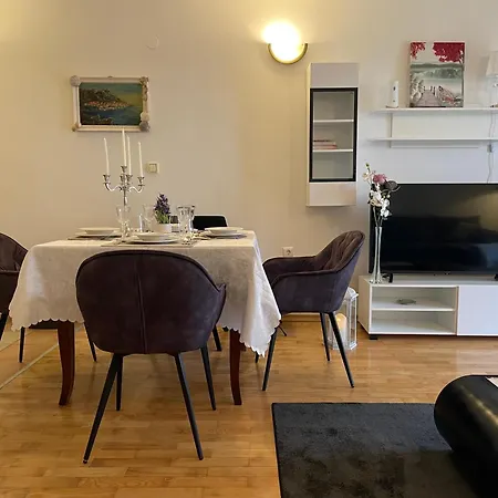 App Rebecca - Private Pool *