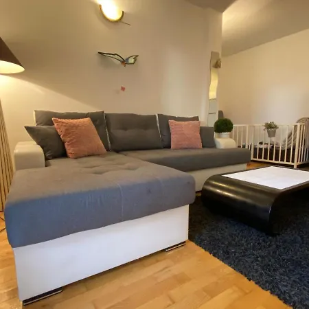Apartment App Rebecca