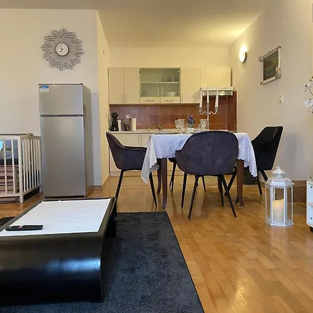 App Rebecca Apartment *