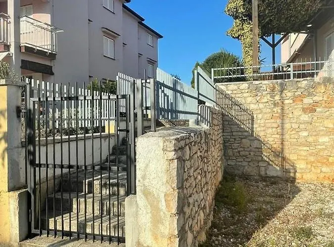 App Rebecca - Private Pool 아파트 브르토니글라