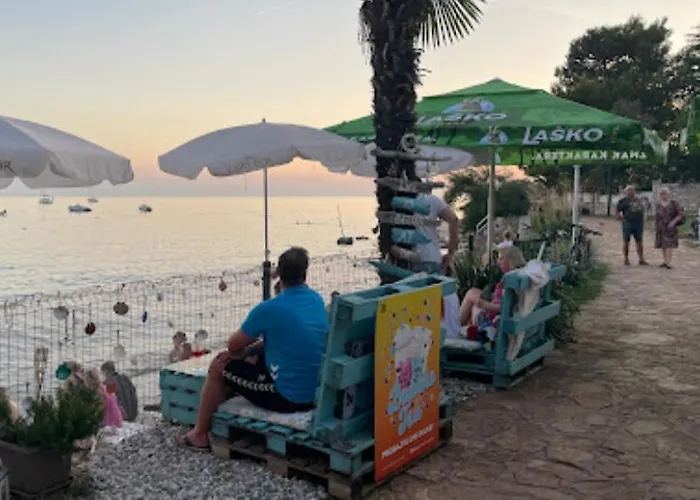 App Rebecca - Private Pool 아파트 브르토니글라