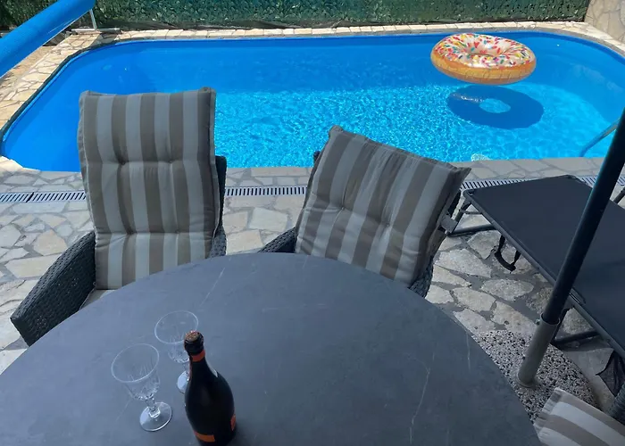 App Rebecca - Private Pool 아파트 *