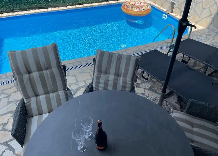 아파트 App Rebecca - Private Pool 브르토니글라