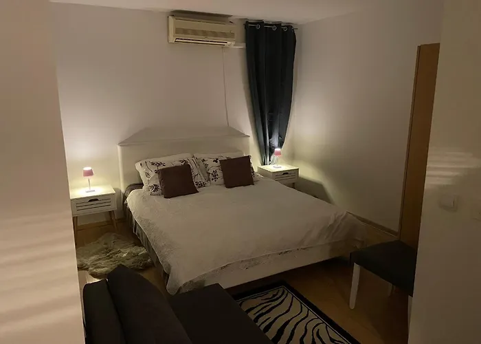 App Rebecca - Private Pool Brtonigla