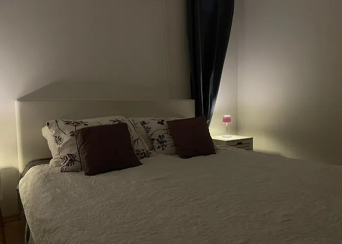 App Rebecca - Private Pool 브르토니글라